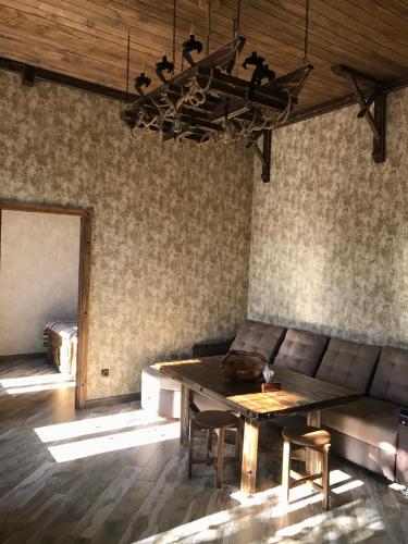  Old Gyumri Guest House / Հին Գյումրի հյուրատուն -  Room  picture :   Tea/Coffee maker    Shower    Safety deposit box                           