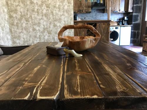  Old Gyumri Guest House / Հին Գյումրի հյուրատուն -  Room  picture :   Tea/Coffee maker    Shower    Safety deposit box                           