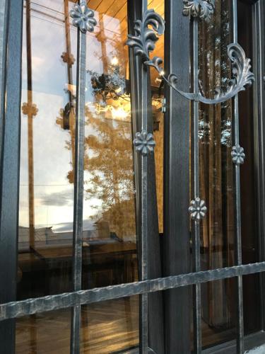  Old Gyumri Guest House / Հին Գյումրի հյուրատուն -  Room  picture :   Tea/Coffee maker    Shower    Safety deposit box                           