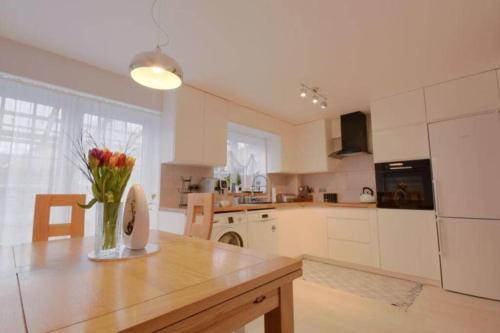 Gallery image of Swafield House - Parking - Modern 2 Bed - Marvello Properties in Norwich