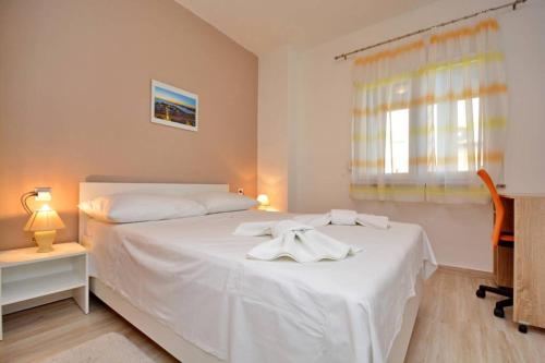 2BR Premium, Fireplace & Parking Zadar
