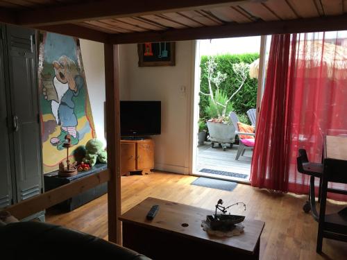 Photo de la galerie de l'établissement Bas Keroman avec sa terrasse, à Lorient