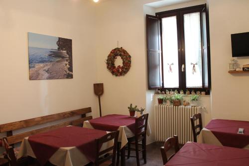 Cantoniera D'Umbra Agriturismo tesisinde bir restoran veya yemek mekanı