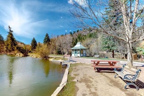 Twin Creeks Cabin – Photos 3