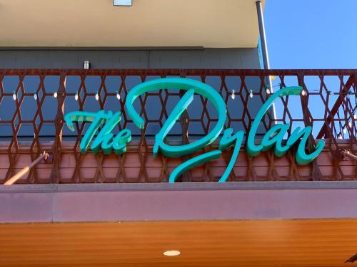 Certificato, attestato, insegna o altro documento esposto da The Dylan Hotel at SFO
