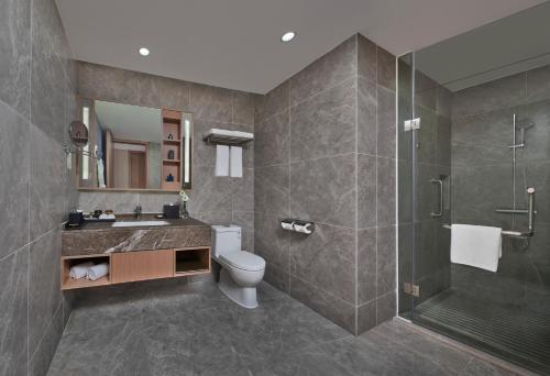 Un baño de Somerset Bio-Island Guangzhou-Free shuttle bus during Canton Fair & right beside Guanzhou Metro Station