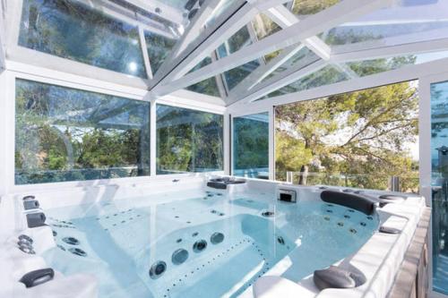 Fotografie z fotogalerie ubytování Villa Ocean View v destinaci Portals Nous