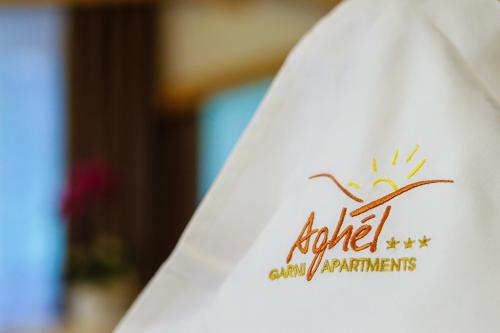 Sijil, anugerah, tanda atau dokumen lain yang dipamerkan di Apartments Aghel ***S