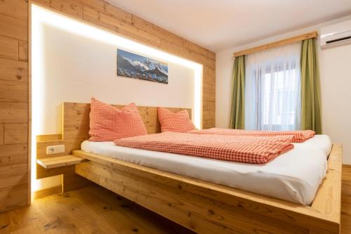 Posteľ alebo postele v izbe v ubytovaní Camping & Pension Au an der Donau