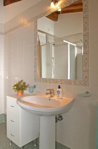 Gallery image of AGRITURISMO IL PINO - APPARTAMENTO CIPRESSO in Gambassi Terme