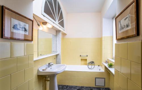 Koupelna v ubytování Villa Kefalomandouko