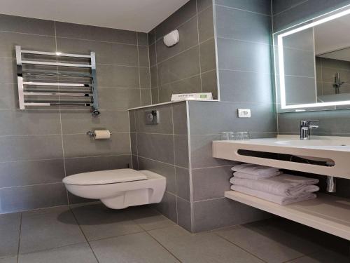 Ένα μπάνιο στο ibis Styles Ajaccio Napoleon