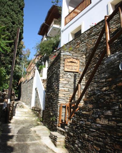 Gallery image of Amorani Studios in Batsi