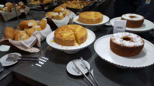Makanan di atau berdekatan hotel