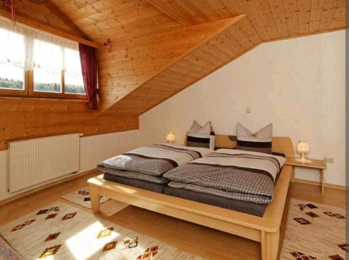 En eller flere senger på et rom på Haus Brigitte im Dreiländereck