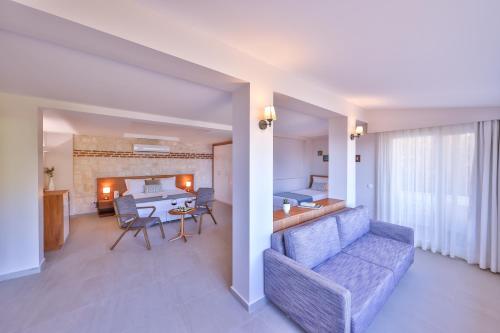 Гостиная зона в Olea Nova Hotel