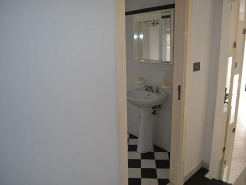 Ένα μπάνιο στο Casavacanza vicino la spiaggia Ll71