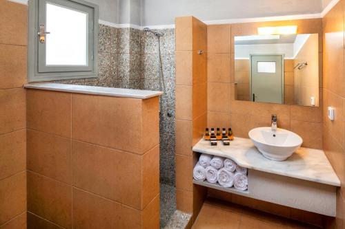Koupelna v ubytování Kalya Suites