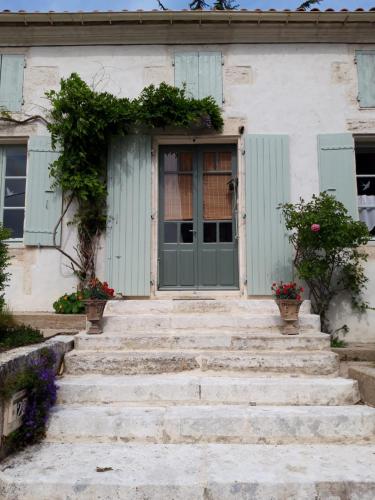 Η πρόσοψη ή η είσοδος του Maison Lépie