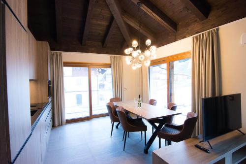 Χώρος καθιστικού στο Comelico Chalet
