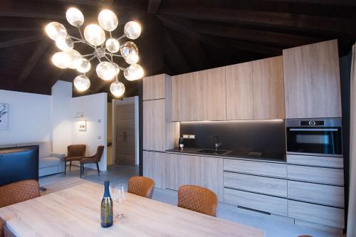 Η κουζίνα ή μικρή κουζίνα στο Comelico Chalet
