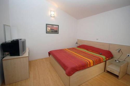 Gallery image of BMV room for 2-3 with greenery view in Sveti Stefan