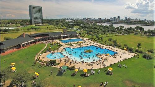 Piscine de l'établissement Hotel UNL-ATE ou située à proximité