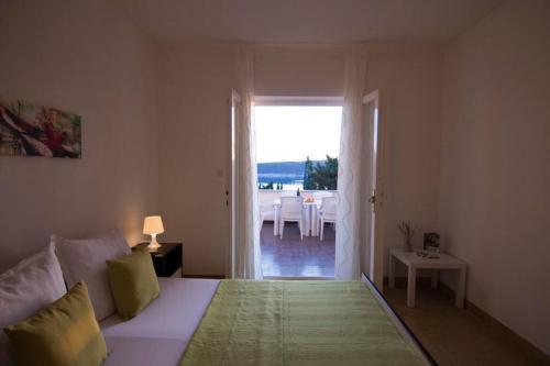 SEA VIEW APARTMENT with big terrace / 2 rooms