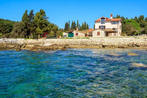 Cuvi Beach Apartments