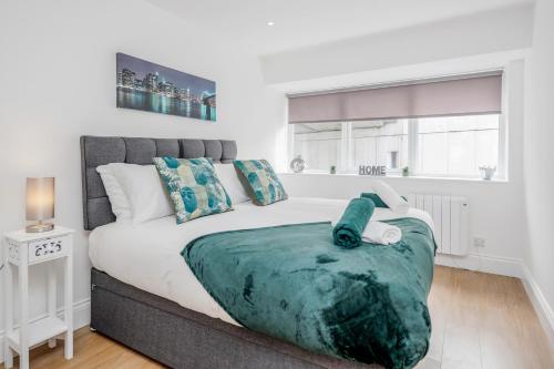 Gallery image of 2 Bedroom Apartment At Modernview Serviced Accommodation Watford Town Centre F15 in Watford