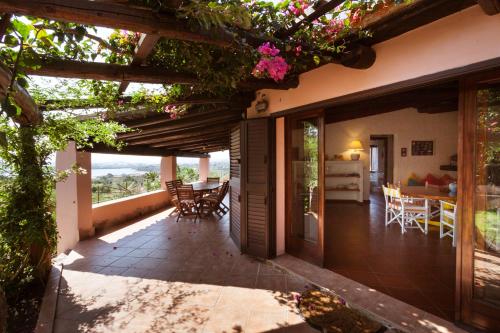 Balkón nebo terasa v ubytování VILLA CON MAGNIFICO TERRAZZO IUN P6868