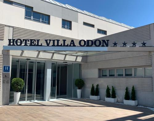 Το κτήριο όπου στεγάζεται  το ξενοδοχείο