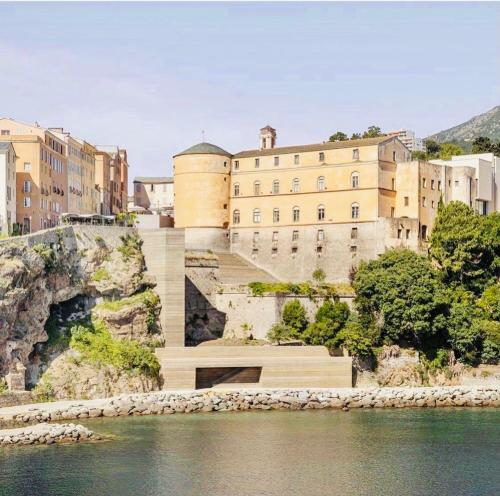 Photo de la galerie de l'établissement CASA MANTINUM au coeur de la Citadelle, à Bastia