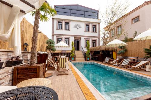 Πισίνα στο ή κοντά στο Parna Hotel