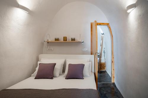 Gallery image of Akron Cliff Suite in Fira