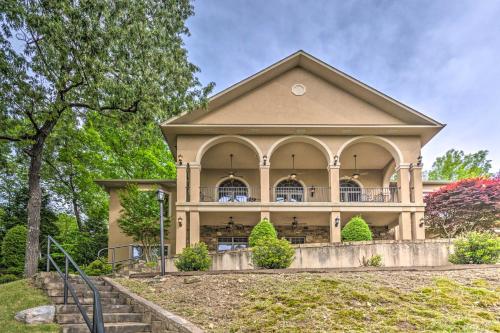 Luxurious Hot Springs Abode with Private Dock!