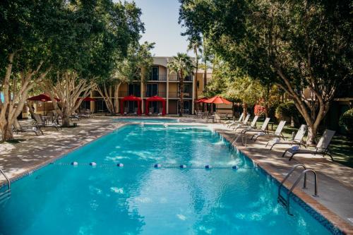 The swimming pool at or close to Hotel Araiza Mexicali