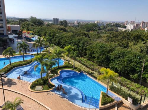 an overhead view of a pool at a resort at Alta Vista Thermas Resort in Caldas Novas