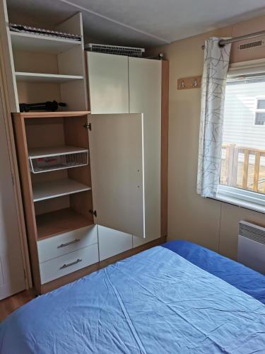 Photo de la galerie de l'établissement Camping les Bois Mobil home Grand Luxe 3ch 2sdb, à Saint-Jean-de-Monts