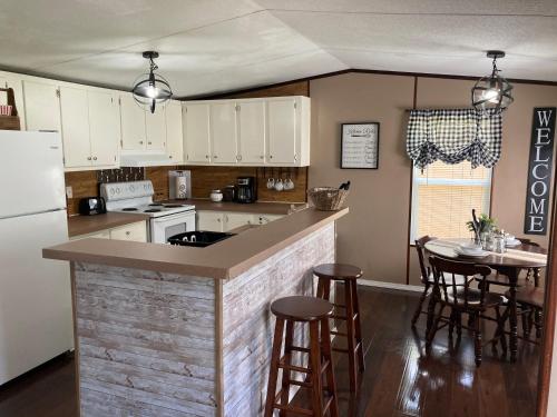 The Towner Cozy country home Red River Gorge tesisinde mutfak veya mini mutfak