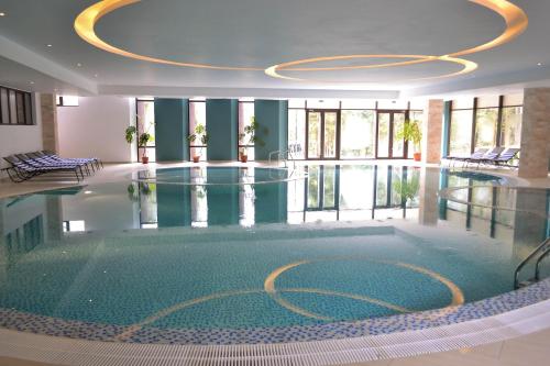 Bazén v ubytování Hotel Hart nebo v jeho okolí