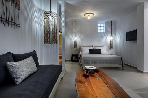 Postel nebo postele na pokoji v ubytování Remezzo Bayfront Suites