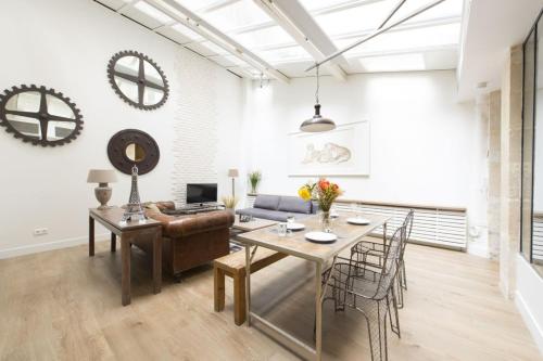 Show Room, Paris, Franţa