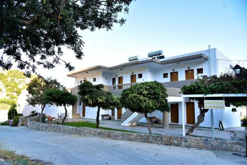 Idomeneas Apartments