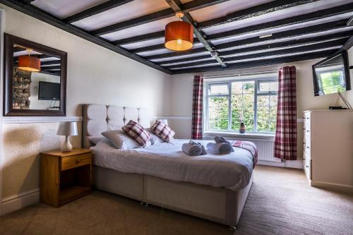 Gallery image of parsonage farm inn in Tenby