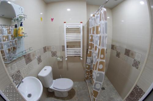 Koupelna v ubytování Vanand Guest House