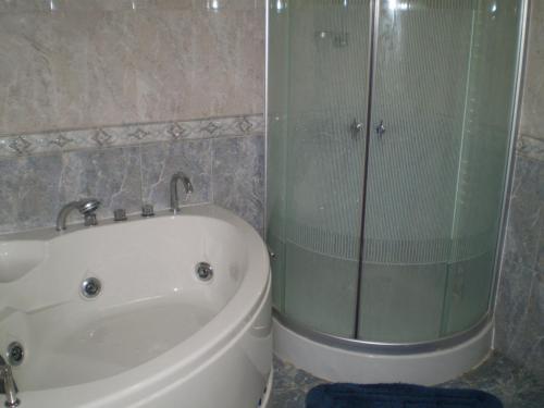 A bathroom at Villa Kenza