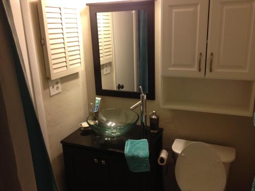 Gallery image of Elegant 1 Bedroom Condo With Swimming Pool Gym Access All Included In Convenient Fort Myers Location Near Golf Courses and Sanibel Island in Fort Myers