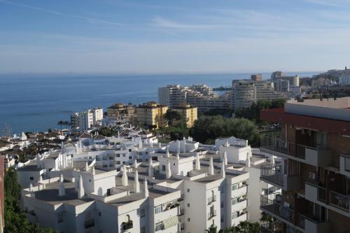 Modern 1 Bedroom Apartment Seaview & Mountain View