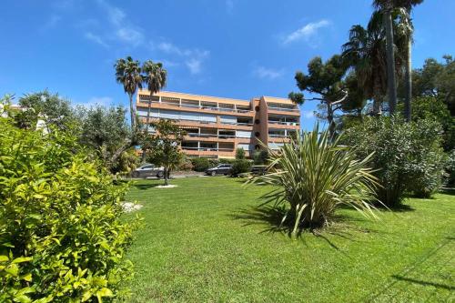 St-Raphaël - joli T1 au port de Santa-Lucia - climatisé